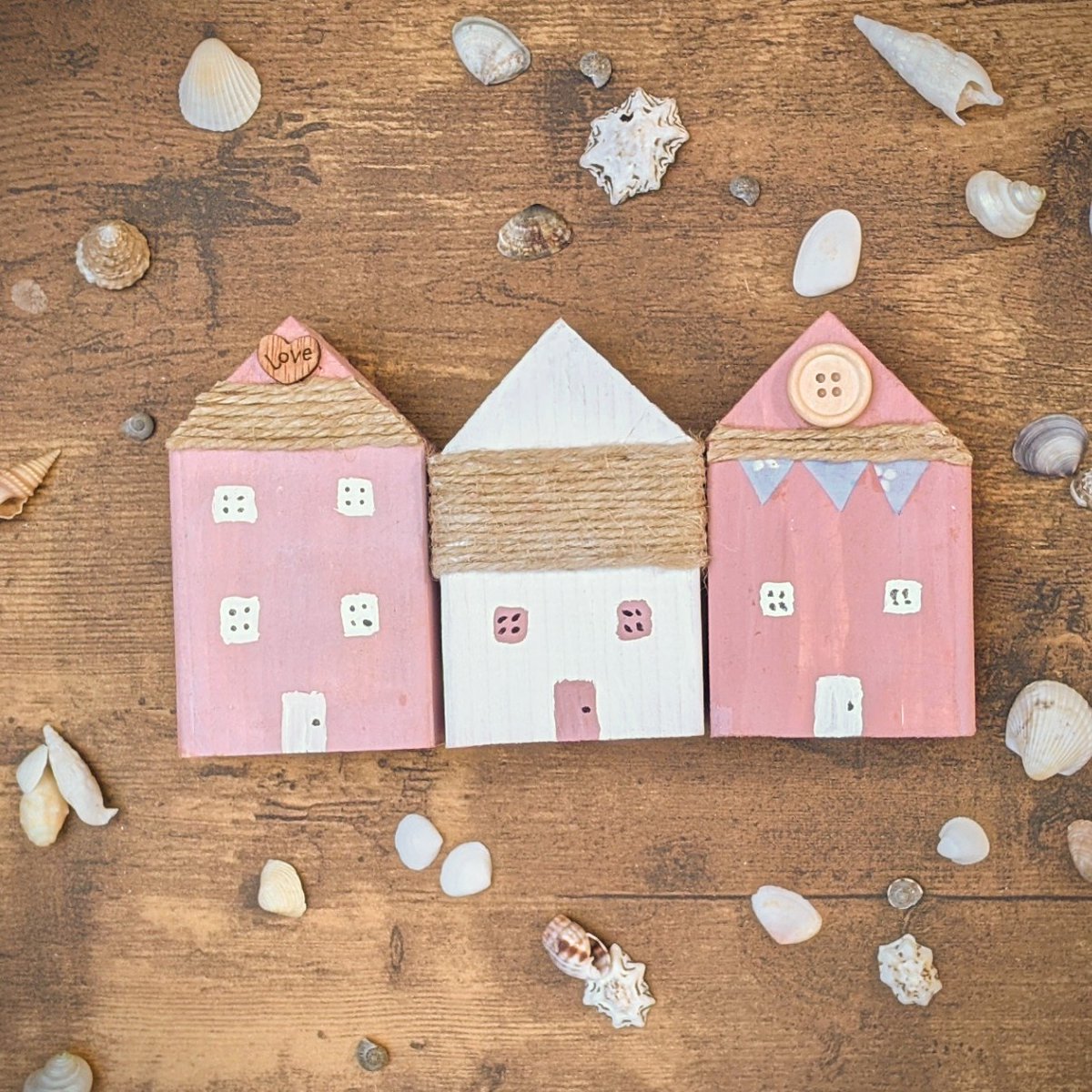 🐚Need a seaside memento?🐚
.
These painted pink beach house craft kits are the perfect summer craft!
You can get yours now as a one off kit at craftboxclub.co.uk or why not subscribe and save?
.
Happy 🌦️summer🌦️crafts!
#rdguk
#summercrafts