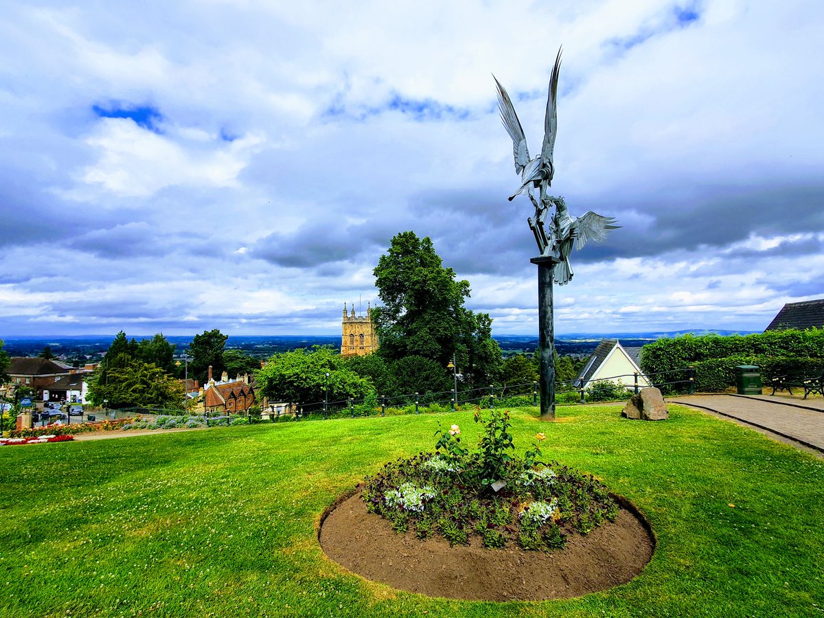 RJonTourUK tweet media