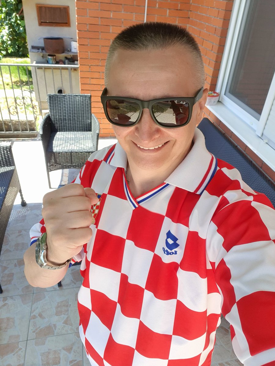 burndone1's tweet photo. @HNS_CFF @SeFutbol @EURO2020 Uvijek vjeran https://t.co/q3NTIDILiw