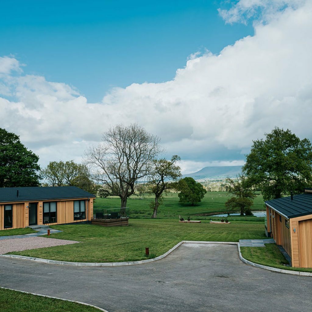 Do you fancy a staycation this year?Where better to spend it than in the beautiful Ribble Valley at Bowland Retreat Lodges…

@bowland_retreat_lodges is a collection of self-catered luxury boutique lodges with Jacuzzi hot tubs.

One, two and three bed… instagr.am/p/CQrKtOKAa_C/