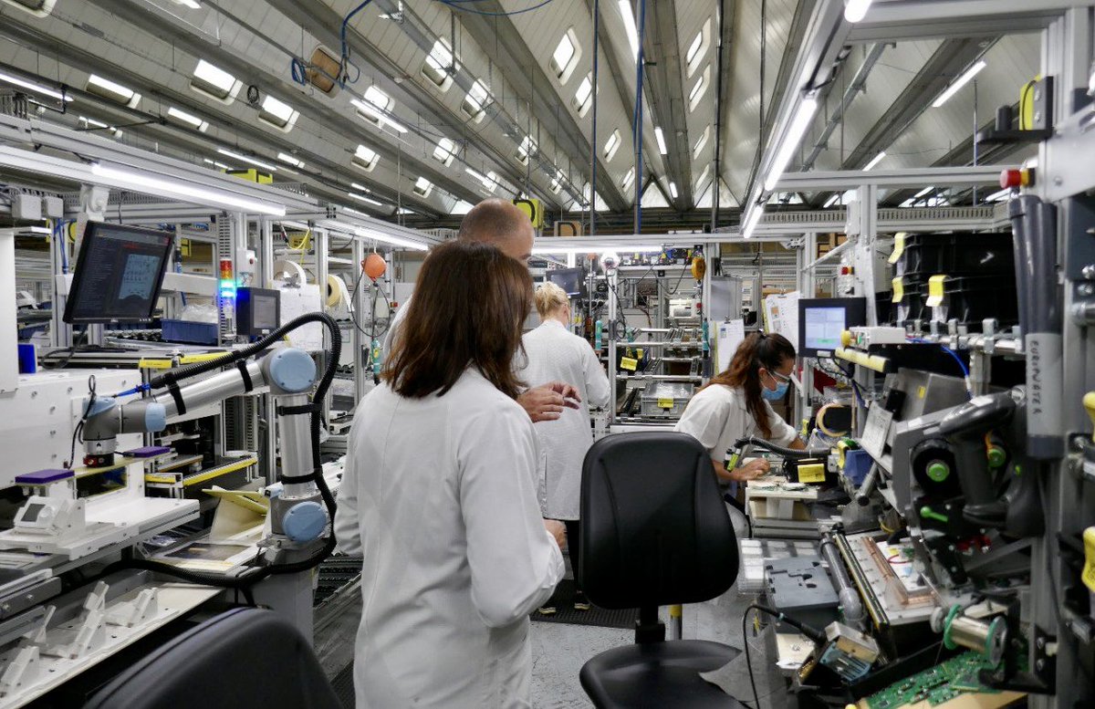 LMaillart's tweet photo. Visite de l'usine @DELTADORE_FR labellisée "industrie du futur" en #Bretagne👉🏻compétitivité et excellence 🇫🇷 

Maisons intelligentes et objets connectés au service de la performance énergétique des logements🏡 #PJLClimatRésilience https://t.co/pQZ5SxsnYr