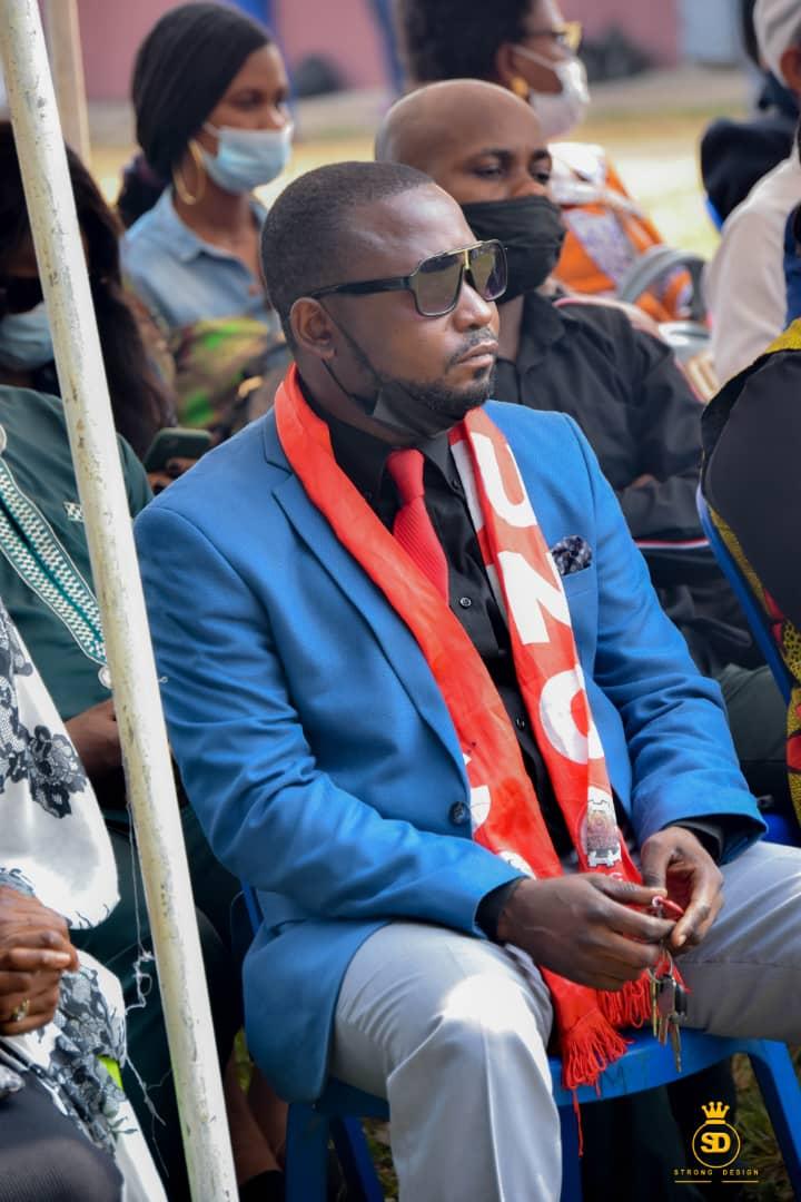 franck_tag's tweet photo. Décédé le 14 juin, le prof #Gaspard #Diur a été conduit en sa dernière demeure ce 28 juin. Le SG @BillyKambale1 a été représenté par le coordonnateur de la Zone Sud-Est @HenriT13658555 accompagné par une forte délégation du Caucus UNC Grand Katanga
@KamusakyJossar1 @tresortk1 https://t.co/hFsrl3wuI5