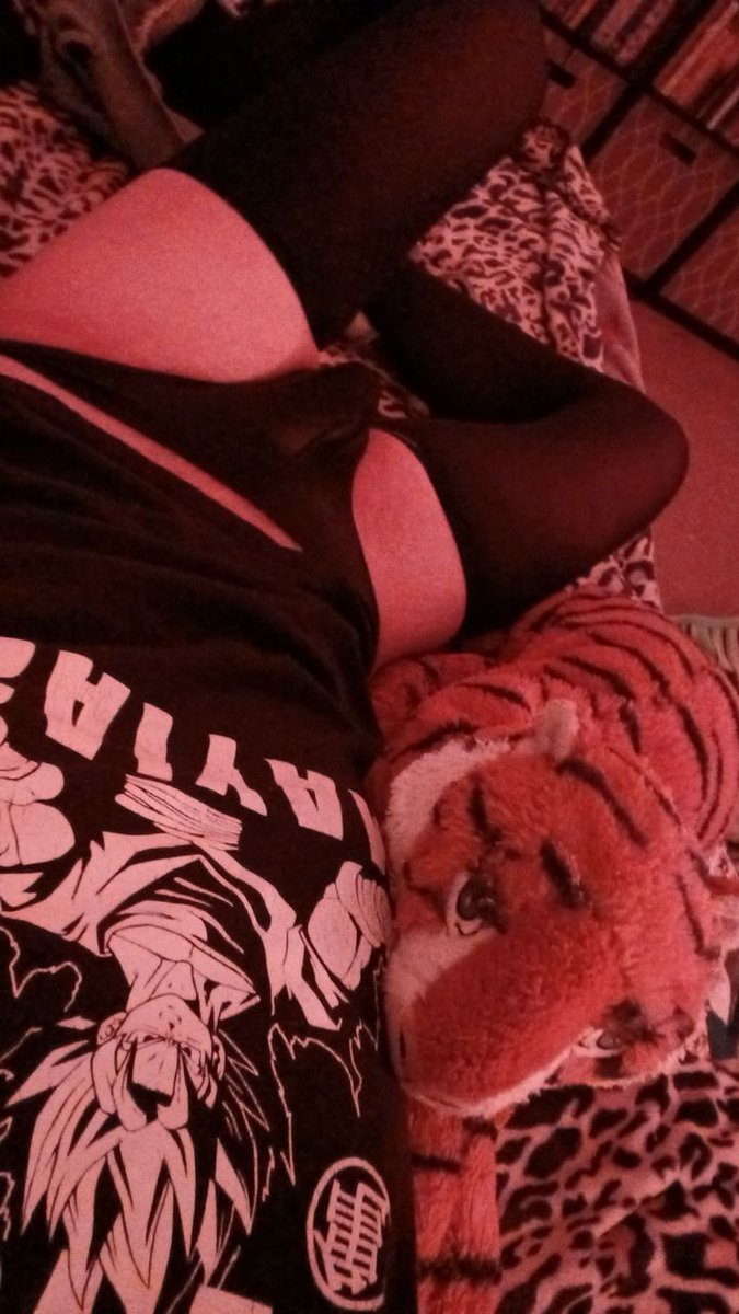 There will be many bite chomp hiss for you! Chomp Chomp bite hiss!

#furry #bite #pupplay #tigerboi #thighhighs #cute