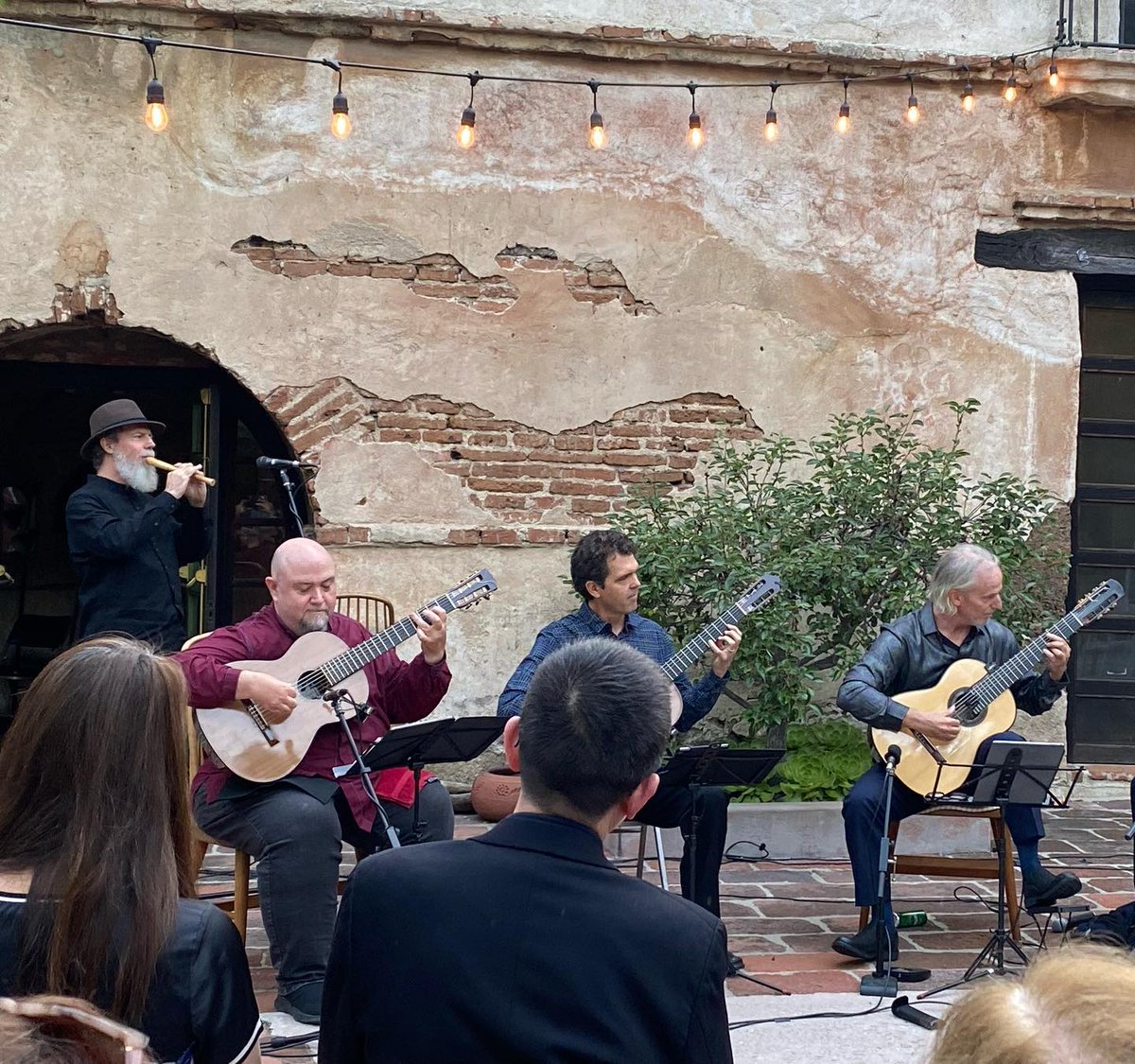 LAGQ's tweet image. Last night was special! We are so grateful for the honor of being inducted into the GFA Hall of Fame. Huge thanks to all at @gtrfound and in the guitar community!