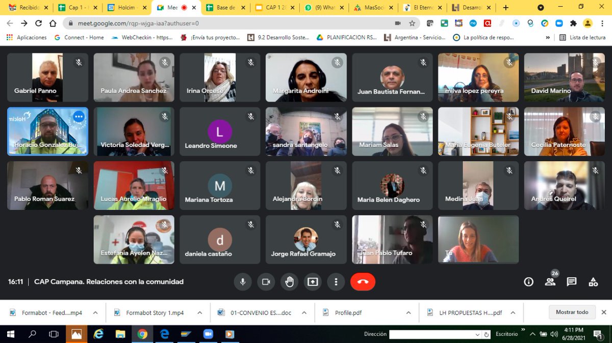 Participando de una reunión colaborativa que nos permite seguir trabajando en comunidad.
