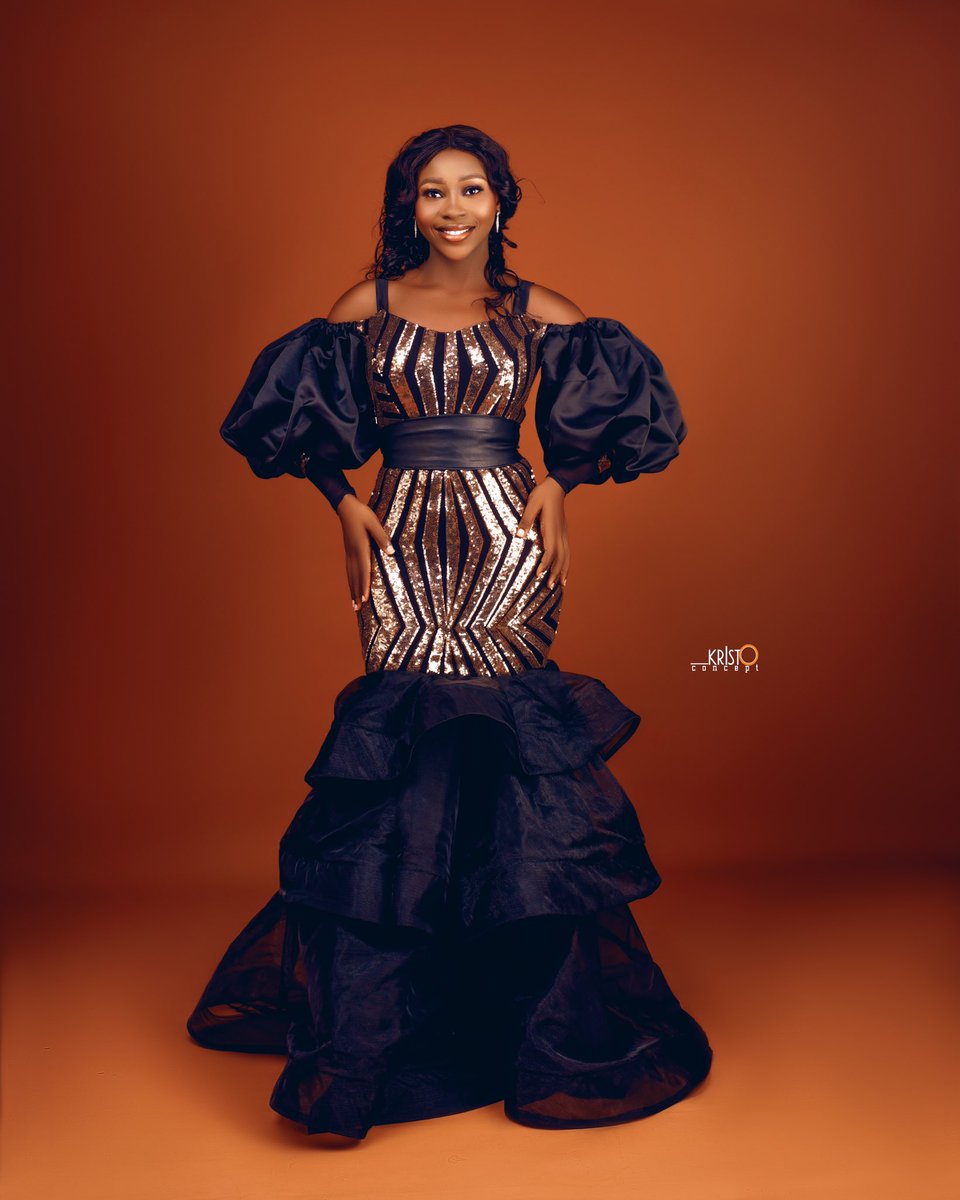 Maphdoll's tweet photo. When you’re a fashion designer and your brand’s model 🥰
.
.
We are currently taking students for our fashion academy. Registration ends 25th July. Send a dm to book your slot. 

#josfashiondesigner #josfashion 
#Fashionista #fashiondesigner #junuvefashionworld https://t.co/ukwlXLuaAw