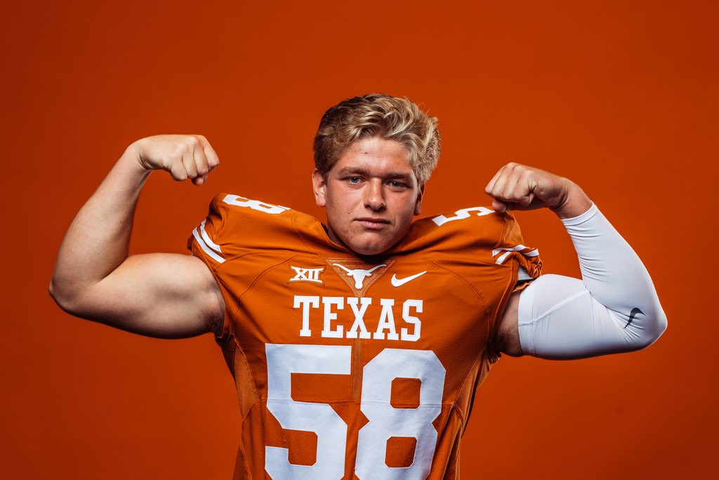 jackstein27's tweet photo. Had a great visit and workout with The University of Texas! 🤘 @TexasFootball @CoachJCros @CoachJeffBanks @MattWigleyLS @TheChrisRubio @KohlsSnapping @elmodenafb https://t.co/OMaB06reni