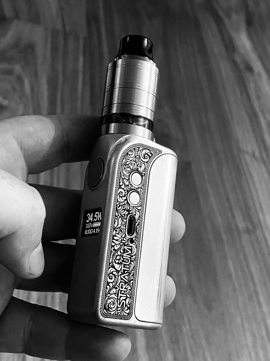 AlexLehmann535's tweet photo. always prefer the old devices 🤌🏼
#cabeo #StratumOlc #ornament https://t.co/9ujh0puCFV