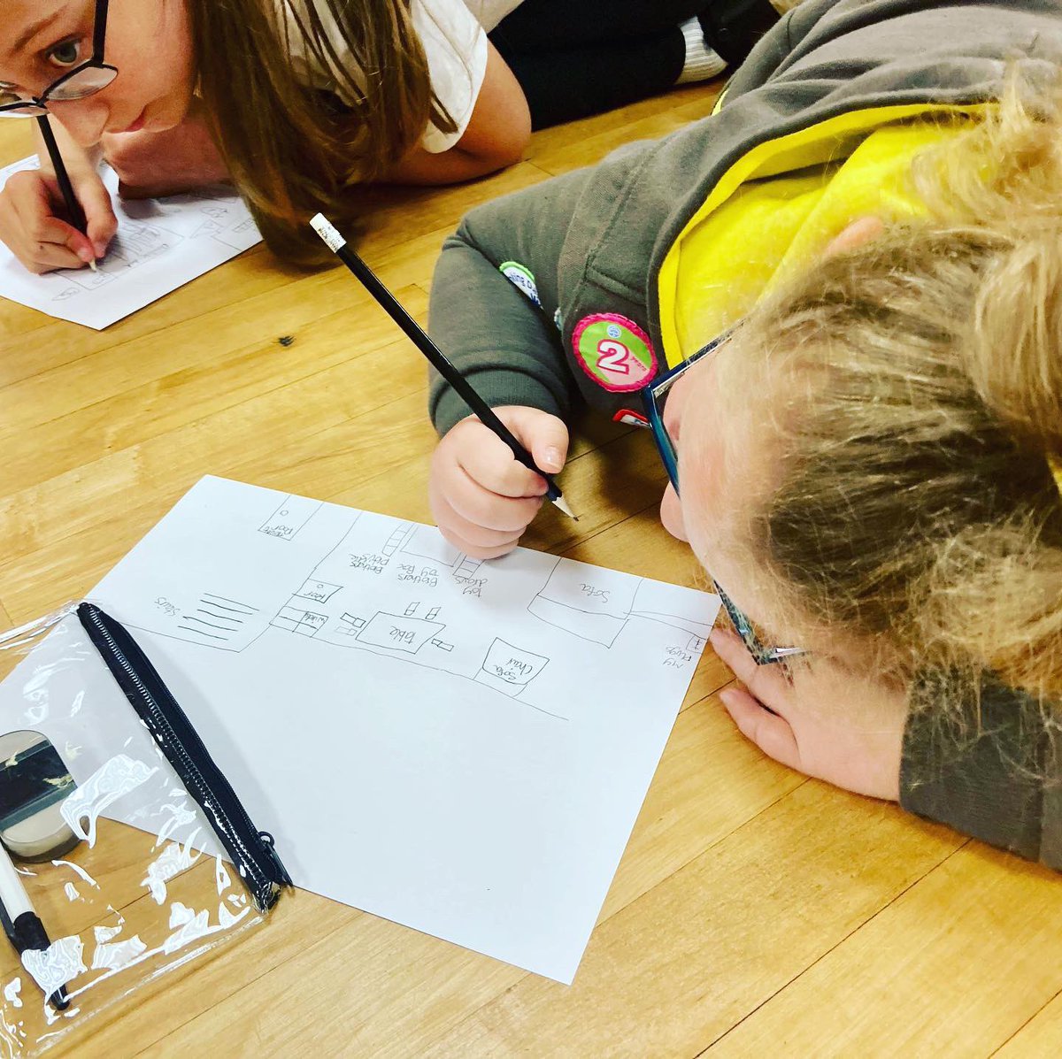 ruth__1975's tweet image. Great to meet @1stCwmbwrla Brownies tonight working for @TreadGower starting the @nnas_uk @OrdnanceSurvey @Girlguiding #outdoordiscoveryaward #mapsarecool #mapsforkids #exploremore