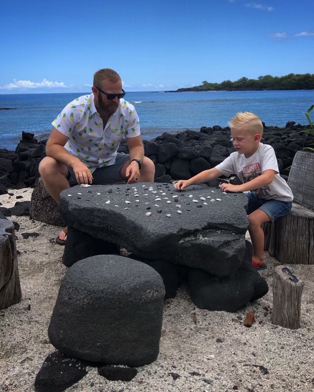 ryanmichler's tweet image. Men, be present in all things -whether you’re landing a $1,000,000 deal, on a date with your wife, at the gym, or getting destroyed by your 5-year-old at a made up game where he keeps changing the rules.

In an age of distraction, the present man sets himself apart and wins.