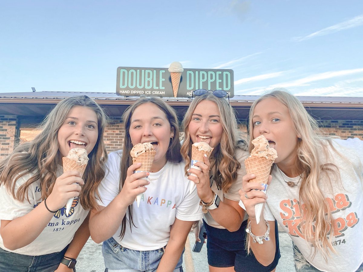 isusigmakappa's tweet photo. Nothing better than summer, sweets, &amp; sisters! 🍦☀️ #sigmakappa #summer https://t.co/8LCzQvbhnc