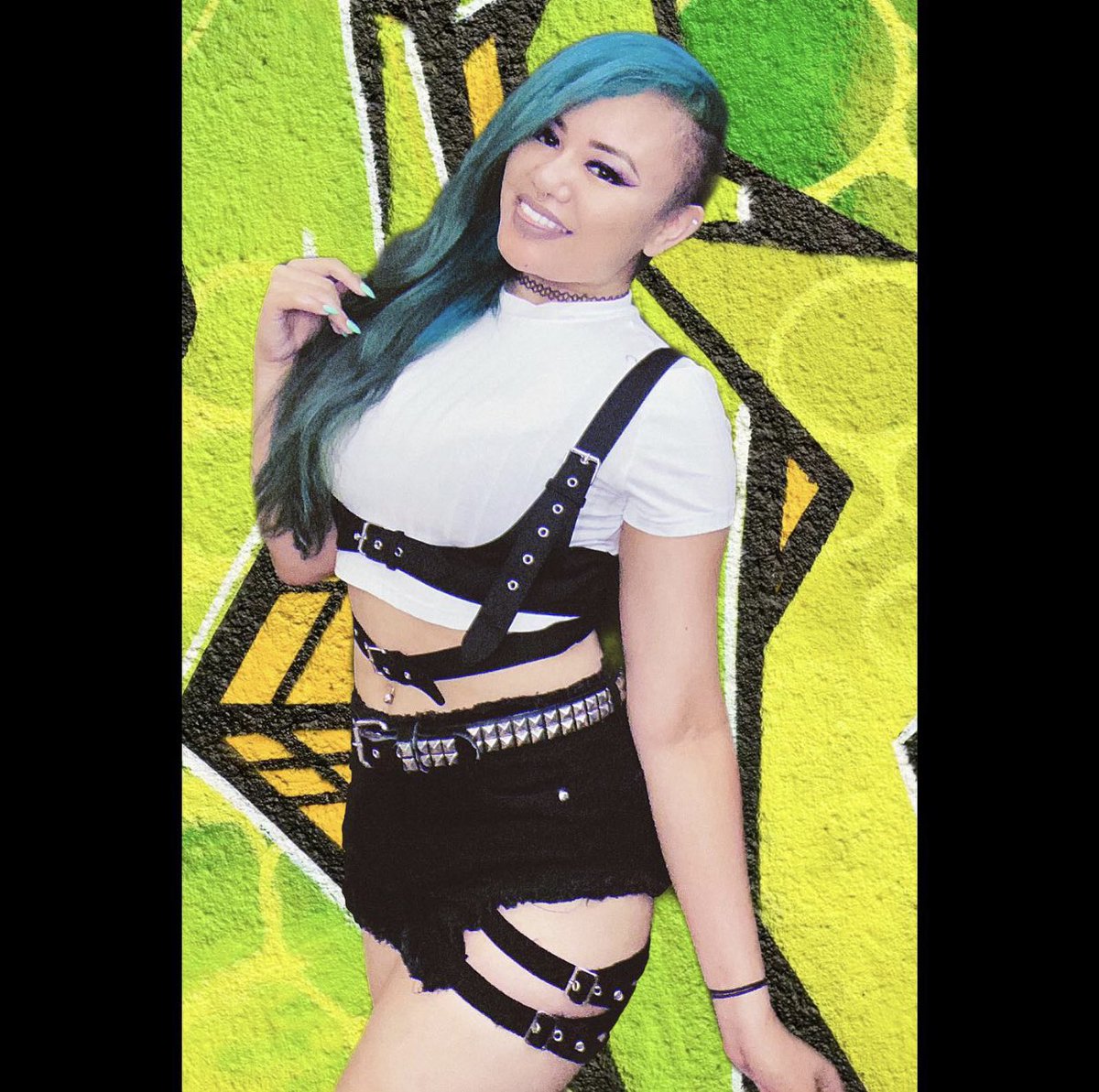 LIVE NOW is <a href="/AnnieFuckinCruz/">Annie Cruz™️</a> on SiriusXM 415 • Call 855-99-VIVID

As #pride month draws to a close, I wanna know who else out there is celebrating love for all. What’s your sexual orientation &amp; would you date someone that isn’t straight? Are you curious or have experimented?