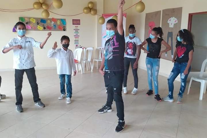 FundaForoSurocc's tweet image. 🎭 En la escuela artística de #EmpoderArtePorLaPaz venimos desarrollando diálogos intergeneracionales en los municipios de Suárez y Buenos Aires, como una estrategia para promover la sana convivencia y las diversas formas de expresión.🎨

@FundacionPlan @Otra_Escuela @SwedeninCOL