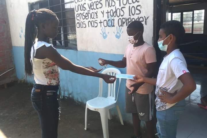 FundaForoSurocc's tweet image. 🎭 En la escuela artística de #EmpoderArtePorLaPaz venimos desarrollando diálogos intergeneracionales en los municipios de Suárez y Buenos Aires, como una estrategia para promover la sana convivencia y las diversas formas de expresión.🎨

@FundacionPlan @Otra_Escuela @SwedeninCOL