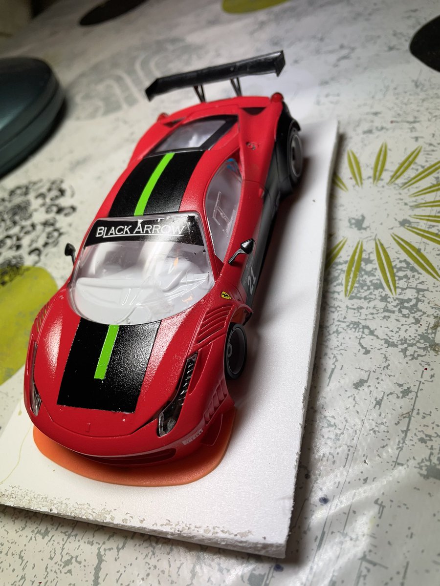 Montaje a la carta y carrocería personalizada de este ferrari gt3 italia de <a href="/BlackArrowTeam/">BlackArrowTeam</a>