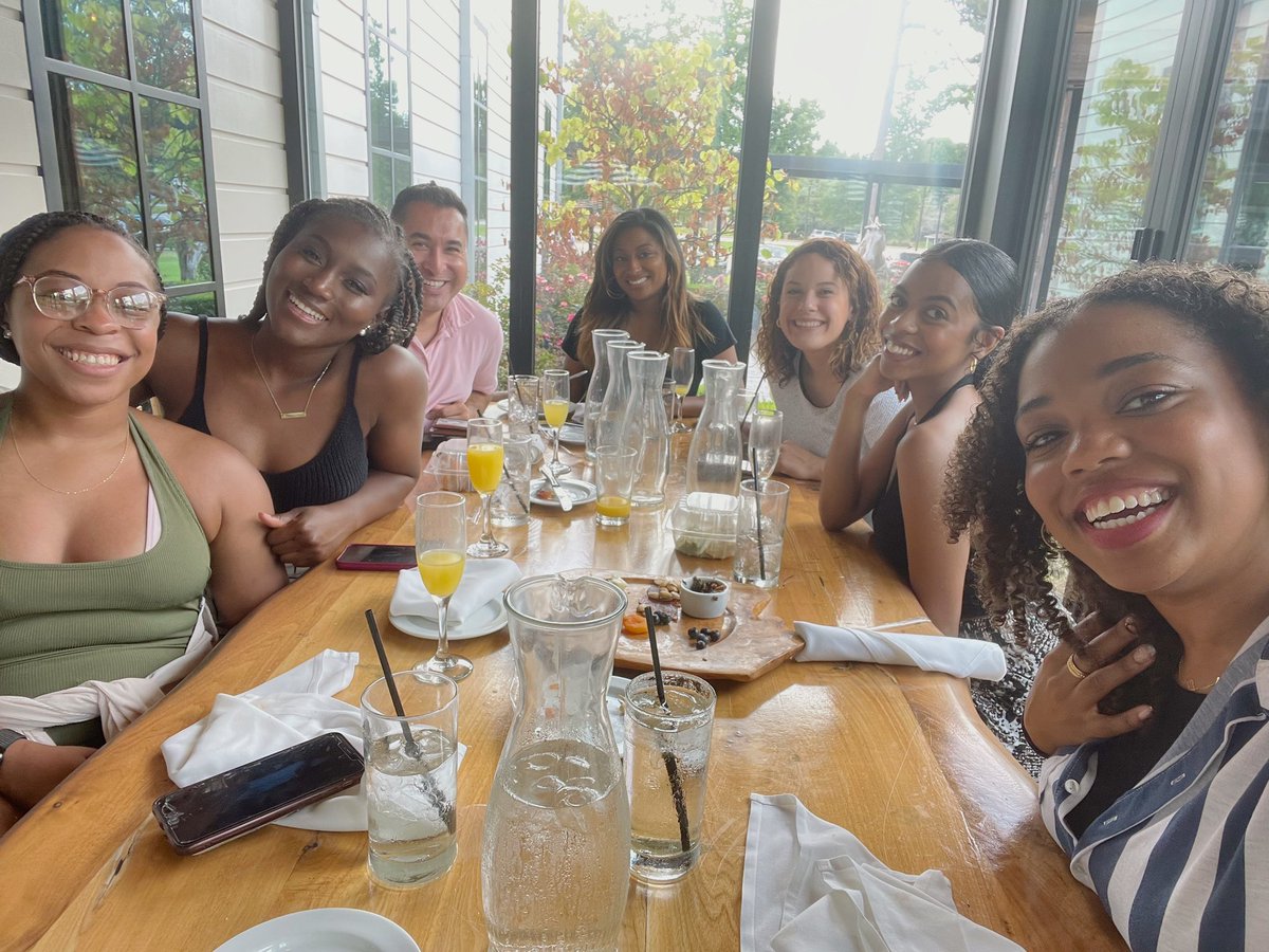 Brunch with my new coworkers yesterday made me so excited to be apart of this news team. Thank you for making me feel so welcomed already! 
#browngirlsbrunch #womeninjournalism