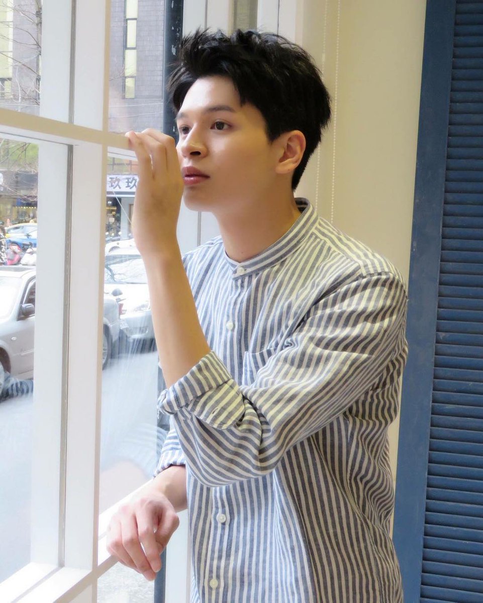 NotiBLOficial's tweet photo. 🚨MATRIMONIO🚨

El pasado 26 de junio el elenco de "HIStory 1: Obsessed" realizó un Live en IG donde  #TeddyRen (protagonista), reveló que conoció a su marido en Japón... Ellos se casaron en USA y tenían planeado casarse en Taiwán, pero la pandemia ha reatraso los planes.

#BL https://t.co/tZ4kZedK7S