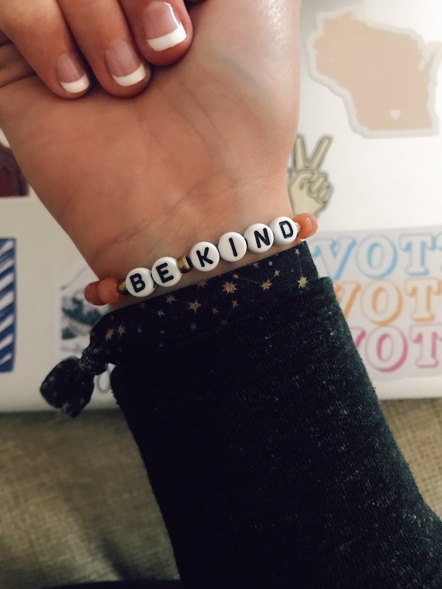 beanybby's tweet photo. In love with my new @birdandstone bracelet! 🥰 https://t.co/mpHahSjMua