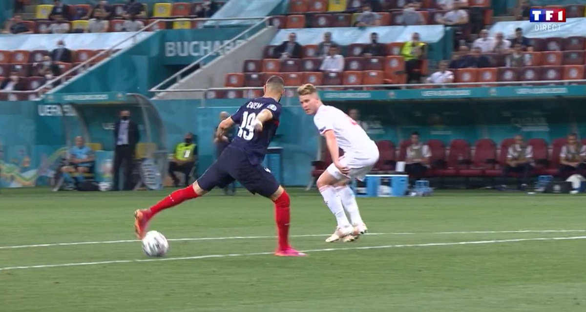 IshaqChebli's tweet photo. Un contrôle digne d'un Zizou et une finition d'un R9 . 
Karim Benzema est monstrueux . 
#FRASUI https://t.co/YTgmobBPzc