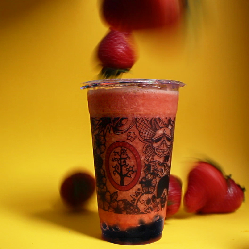 CassavaRoots's tweet photo. Tío Cassava recomienda nuestro delicioso Irapuato Strawberry 🍓 te recomendamos pedirlo icy ❄️ con extra tapioca y si te gusta cremoso puedes agregarle leche de coco 🥥 #BubbleTea #DrinkCassava #BobaTea #ParaLaNiñaFresa 🧋 https://t.co/TkQCoAOSFK