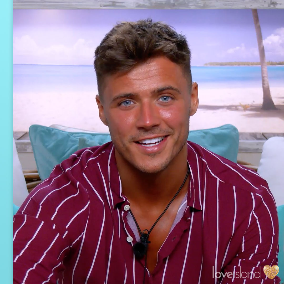 Brad's blue eyes, discuss #LoveIsland