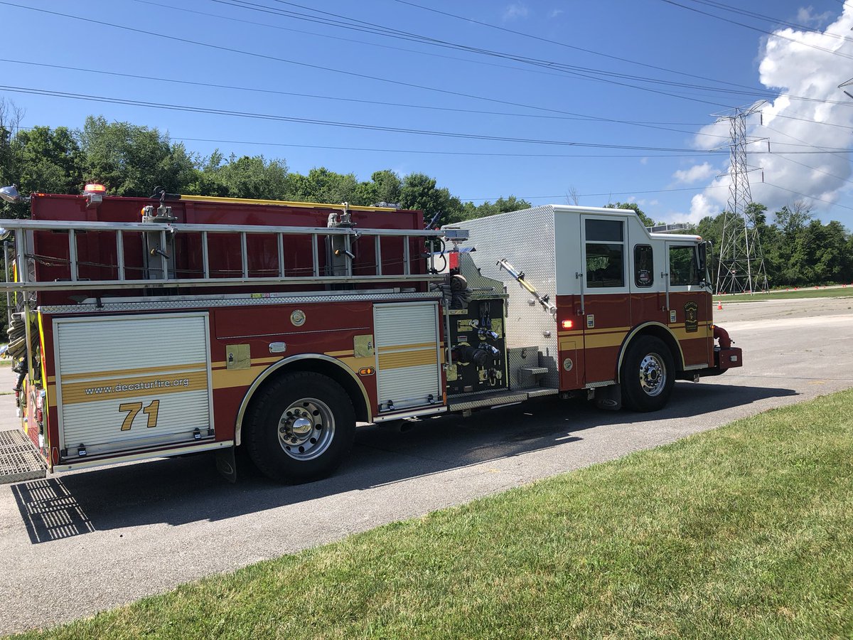 DecaturSRODavis's tweet photo. Special Thanks goes out to the DecaturTwpFire Dept ￼#71 Lt. Mike 

I got to live out every young child’s dream, and drive the Firetruck! 
Police and Fire, One Team! 
@Decaturtwpfire #DecaturProud https://t.co/UKGGY5WiuX