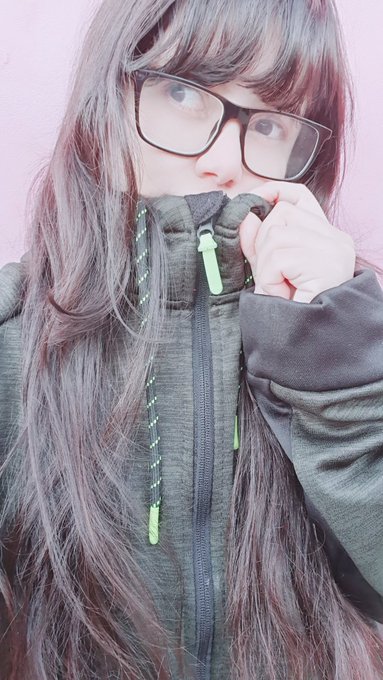It's cold here today 🥶 https://t.co/CrV3fZTRUj