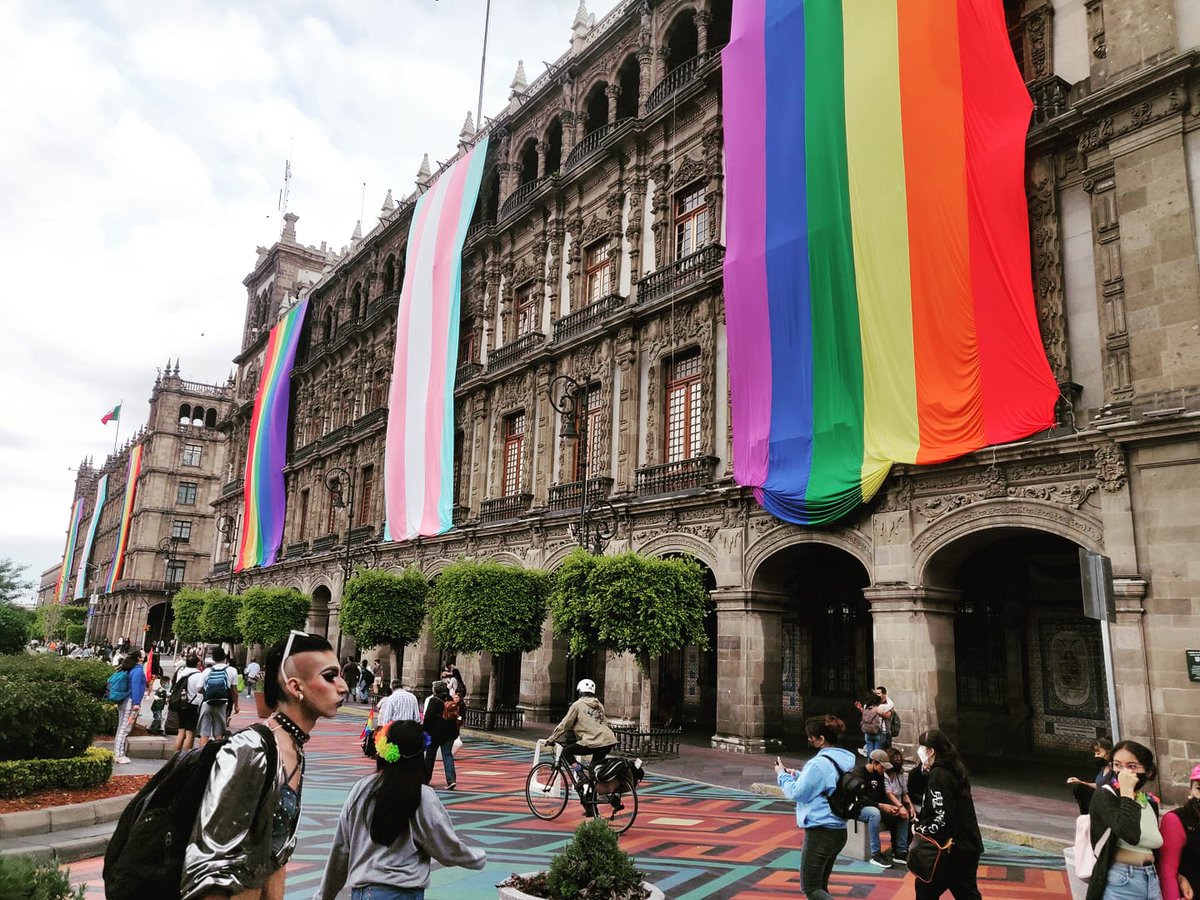 letsjitterbug's tweet image. PRIDE CDMX 2021 - sin corporate sponsors, la simpleza de la gente y su gozo 🌈🌈🌈 #pride2021 #diadeorgullo