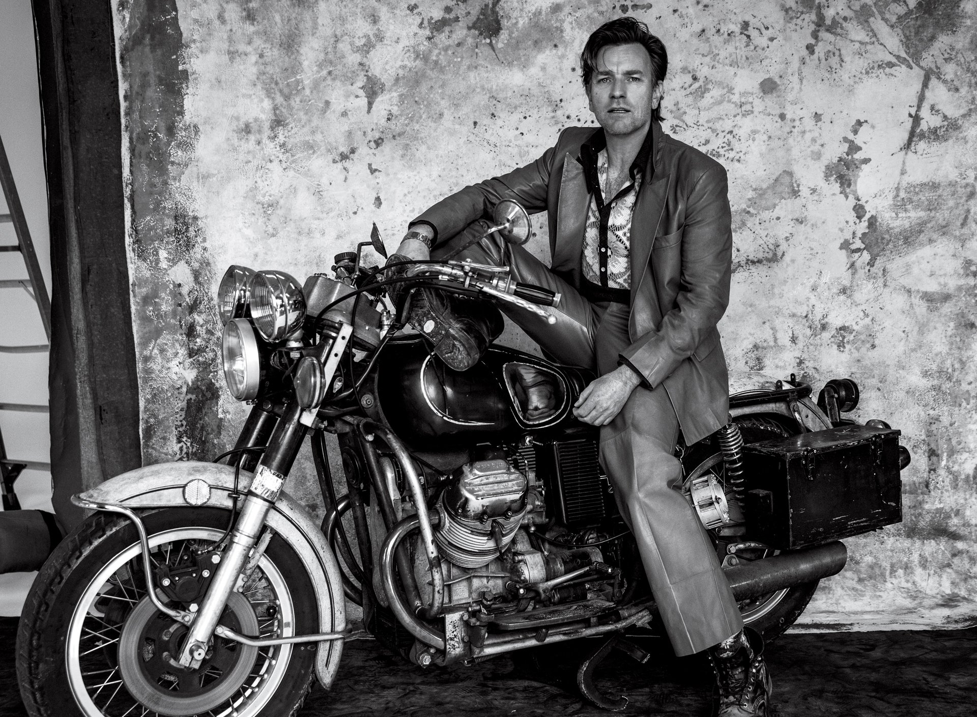 Ewan Mcgregor Daily Cheers To My Favorite Bike Enthusiast Worldmotorcycleday T Co Rowhaumykb Twitter
