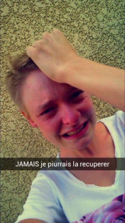 WinamaxSport's tweet photo. Les Lyonnais en voyant Memphis marquer : #MKDNED https://t.co/0AphUZRmji