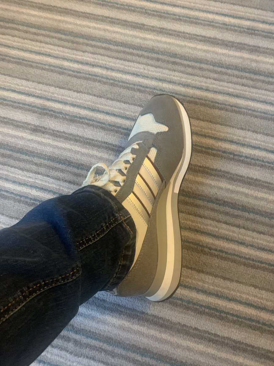 griffwebber's tweet photo. Out for drinks aye 😎 #ShareYourStripes #zx530 🍻 https://t.co/JR2pFosBpw