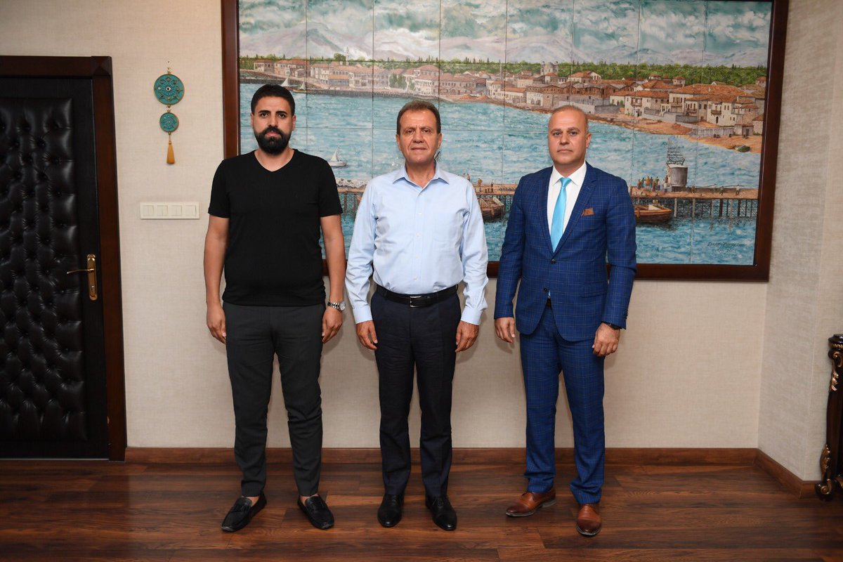Kulüp Başkanımız <a href="/mtn_sltk/">metinsaltık</a> ve Basın Sözcümüz <a href="/HalimYiit10/">Halim Yiğit</a> , <a href="/mersin_bld/">Mersin Büyükşehir Belediyesi</a> Başkanı <a href="/SecerVahap/">Vs</a>’i makamında ziyaret etti. Oldukça sıcak bir atmosferde gerçekleşen ziyarette Kulüp Başkanımız <a href="/mtn_sltk/">metinsaltık</a> , kulübümüze desteğinden dolayı Seçer'e teşekkür etti. #mersin #içelidmanyurdu