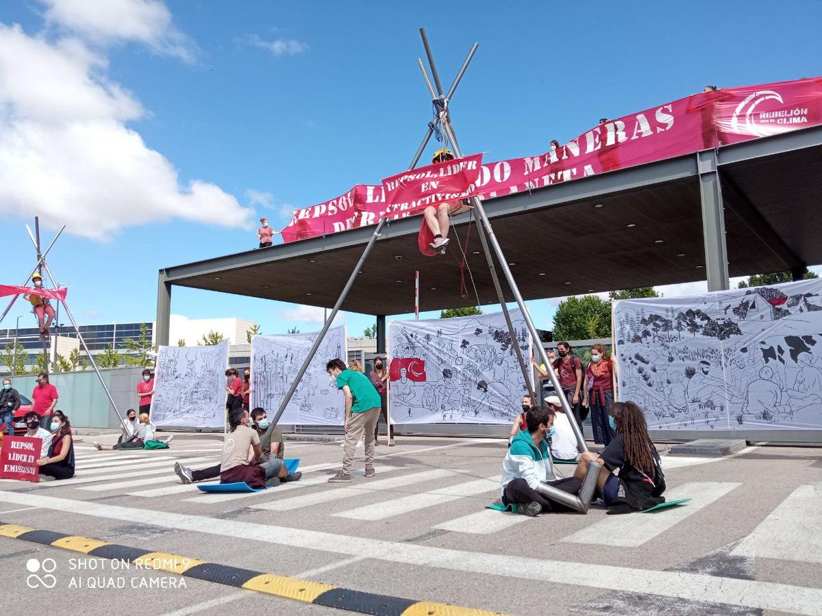 attacmadrid's tweet photo. #RepsolFríeElPlaneta participando en la creación de un sistema de impunidad transnacional segúna través de instrumentos como el Tratado de la Carta de la Energía.
#NoTCE #StopISDS @NOalTTIP https://t.co/aLyaD6vaO0