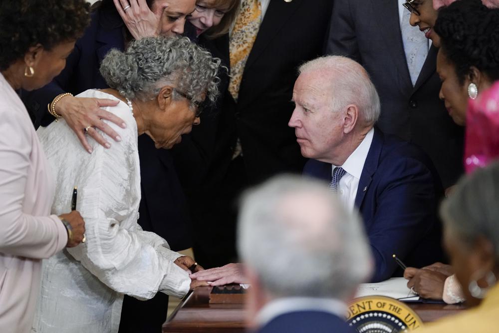 LambdaTauOmega's tweet photo. Over the weekend, the United States marked the 1st time #Juneteenth was celebrated as a federal holiday! The effort was championed by 94-year-old activist Opal Lee. It shall serve as a day to commemorate the contributions of Black Americans to the fabric of this country. https://t.co/oB6hYQPNVR