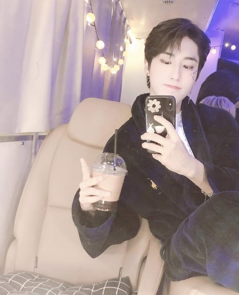 JISUNDII's tweet photo. @Domicilefam 1. Хан Джисон. han jisung
2. 14.09.2000 г.
3. stray kids
4. https://t.co/iwHgsSWCnT
5. порнхабкрисмасклаб
6: https://t.co/79M5HTVwOc