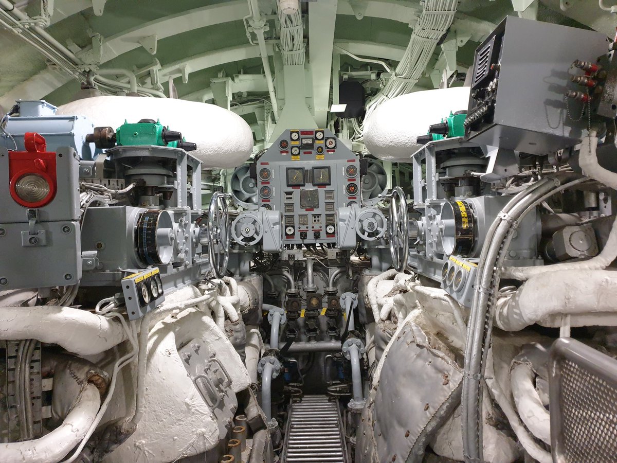 reisebloggerin's tweet photo. Ich war heute in einem ausrangierten Atom U-Boot und bin immer noch fassungslos, was da in unseren Meeren rumschippert... #cherbourg #atomuboot https://t.co/AqAMfsyYLm