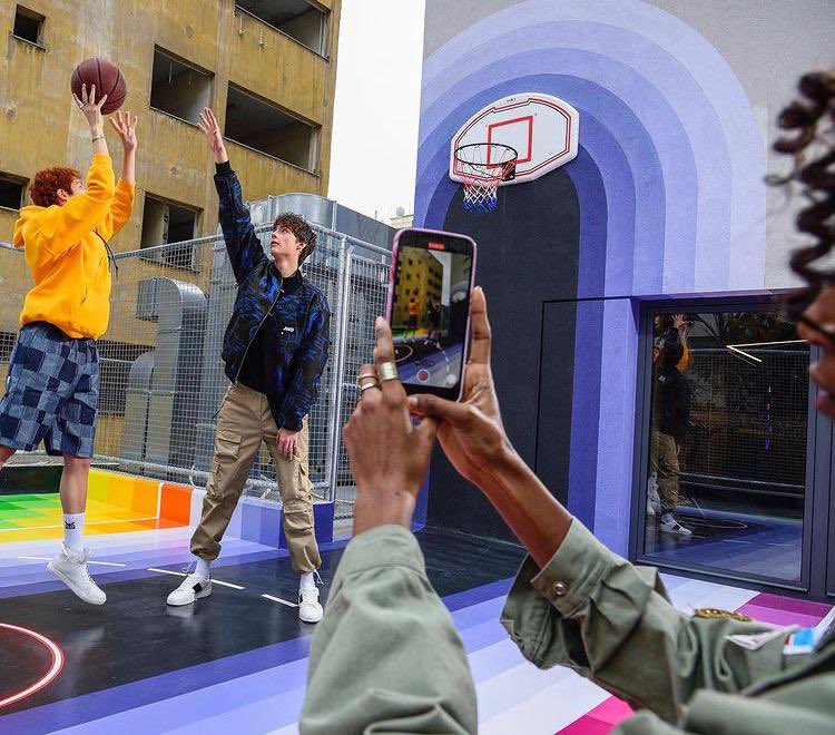 ballnconnect's tweet photo. Court'N Connect
"Onoma Court" Thessalonik 📍
@airgirisser 🌈 pour la déco💯
Qui pars en Grèce cet été ? #zeusgang ⚡
Et nous le Référence dans @ballnconnect ?
#basketballcourt #aigirisser #onomahotel #courtnconnect #ballnconnect #basketballapp https://t.co/bq94hopHDA