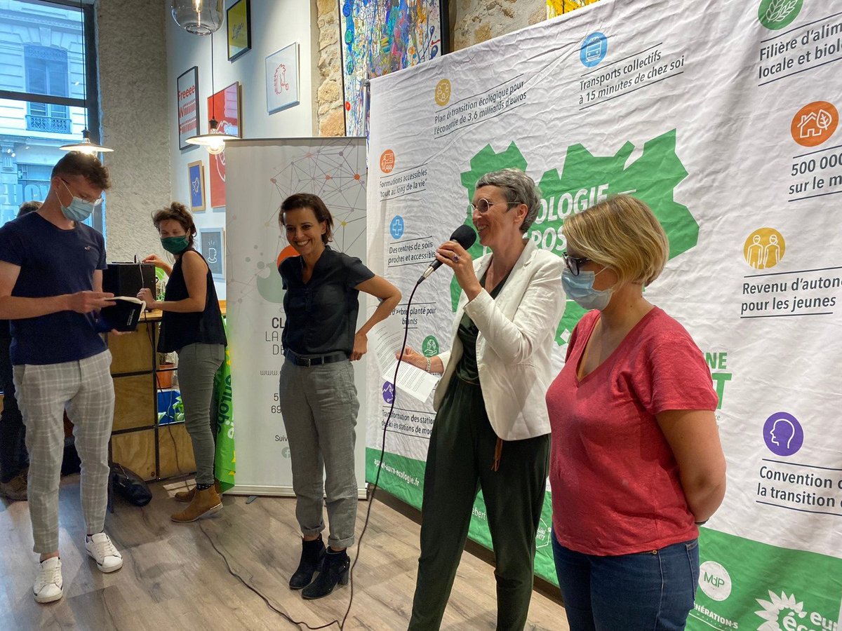 Gregorydoucet's tweet photo. ✊ En Auvergne Rhone-Alpes nous avons à présent une gauche écologiste unie derrière @FabienneGrebert, @najatvb et @CecileCukierman pour faire gagner un projet commun et permettre à toutes et à tous de vivre dans une Région solidaire et à la hauteur sur les enjeux climatiques 🌿✊ https://t.co/R3nAsHRpLW