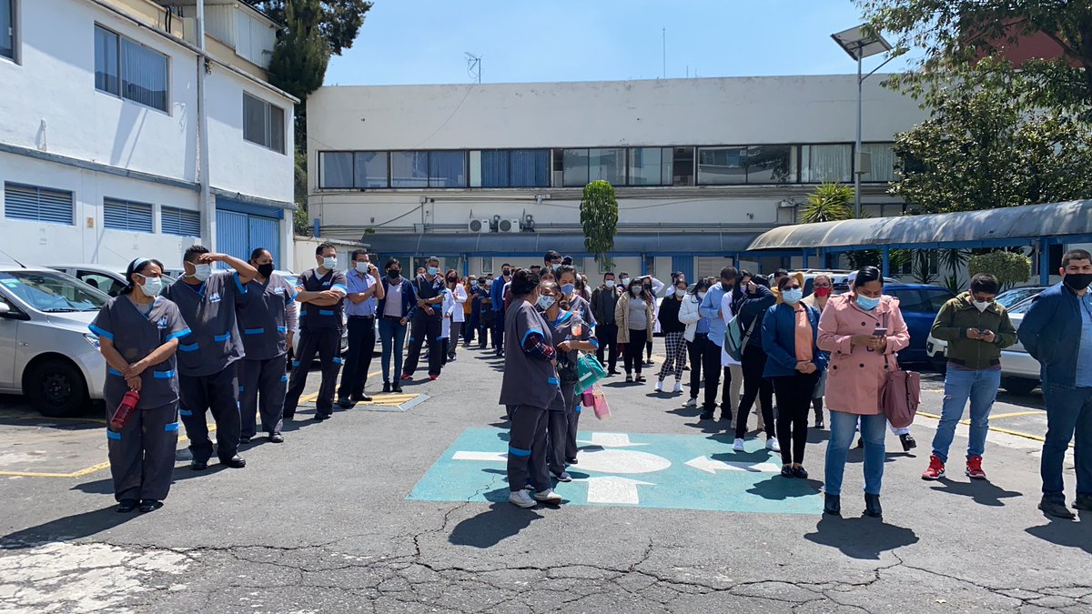 incanMX's tweet photo. De manera ordenada, responsable y cumpliendo con las recomendaciones de Protección Civil, el INCan participa en el primer Simulacro Nacional 2021. https://t.co/SlRji7DE5X