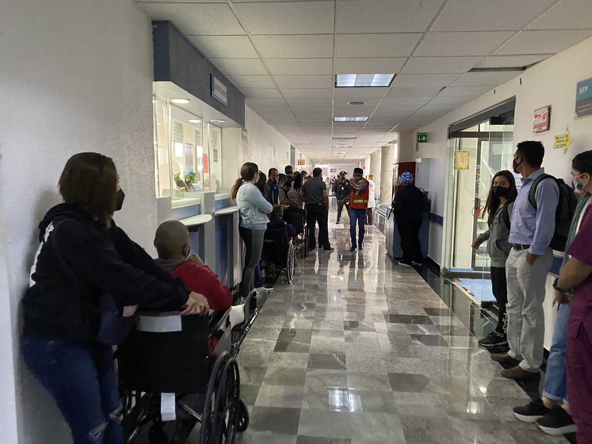 incanMX's tweet photo. De manera ordenada, responsable y cumpliendo con las recomendaciones de Protección Civil, el INCan participa en el primer Simulacro Nacional 2021. https://t.co/SlRji7DE5X