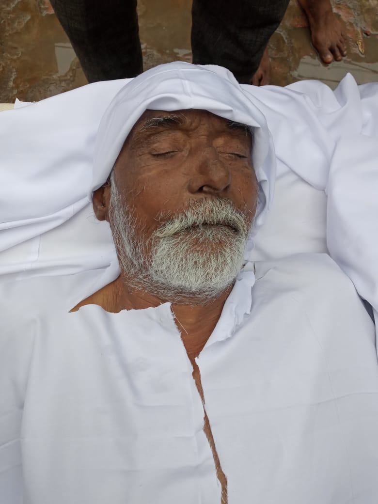 CanadaHarnek's tweet photo. We are waiting for your @PakinSaudiArab response in support of Rafiq Mohammed. We want to know If such "Warqa" exist then why you are not giving that paper so Rafiq can travel to india. His stone hearted Employer is asking such papers that you are not providing @PakPMO plz Reply https://t.co/evH7kPd1fC