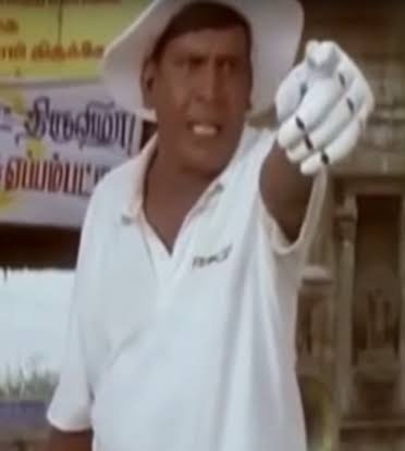 Club_Maduraiz's tweet photo. @sunpictures @actorvijay @Nelsondilpkumar @anirudhofficial @hegdepooja Anga paarungaya shortgun ku 8x scope potrukkan https://t.co/jXNVrO1cho