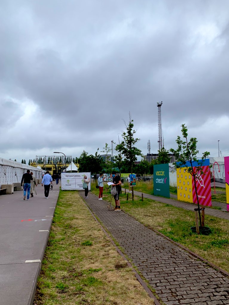 EvensQuinten's tweet photo. Al een tijdje verbluft door de wetenschappelijke stappen tegen corona, maar vandaag vooral heel veel respect gekregen voor de evenementensector in dit land. #parkspooroost https://t.co/XtuUnd2if0