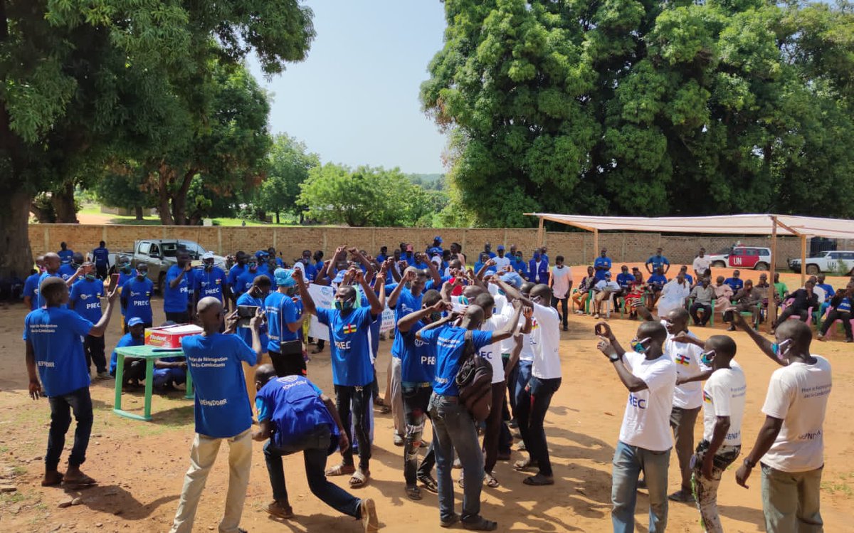 uepnddrrcaf's tweet photo. #UEPNDDRRenAction! Des activités socioculturelles et sportives organisées à #Ndele par @IOM_CAR pour renforcer la cohésion sociale entre les ex-combattants et membres de la communauté. Ceci, dans le cadre du #PREC, projet financé par @Banquemondiale. #PNDDRR. @GouvCF @UN_CAR https://t.co/XjAYE5H4lu