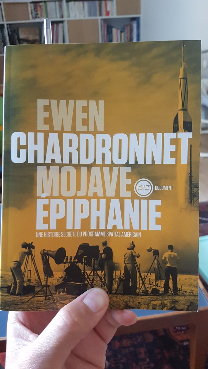 Current status : reading "Mojave Épiphanie", de <a href="/ewenchardronnet/">Ewen Chardronnet</a>, aux <a href="/editionsinculte/">éditions inculte</a>. L'histoire secrète du programme spatial américain, qui n'a rien à envier à l'histoire de l'informatique du point de vue de la consommation de drogues.