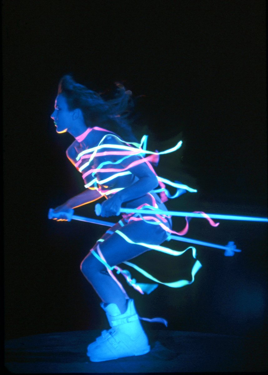 Thunderballs007's tweet photo. A production still of Caroline Hallett taken during filming for the title sequence of A View To A Kill (1985) #Bond #JamesBond / / The most iconic of Binder's 1980's title sequences?  

Want to see more stills like this? Visit https://t.co/pTgYy5AgPF https://t.co/TjeZtfirKU