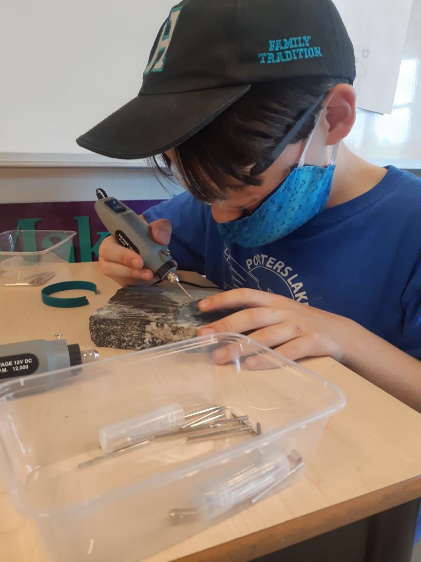 HRCEFineArts's tweet photo. @PortersLakeElem students stonecarving Father’s Day (or other drawings) items with the Eastern Shore Family of schools Fine Arts Specialist. Art that lasts! #ThanksToYouHalifax https://t.co/yEh2m9vZI2