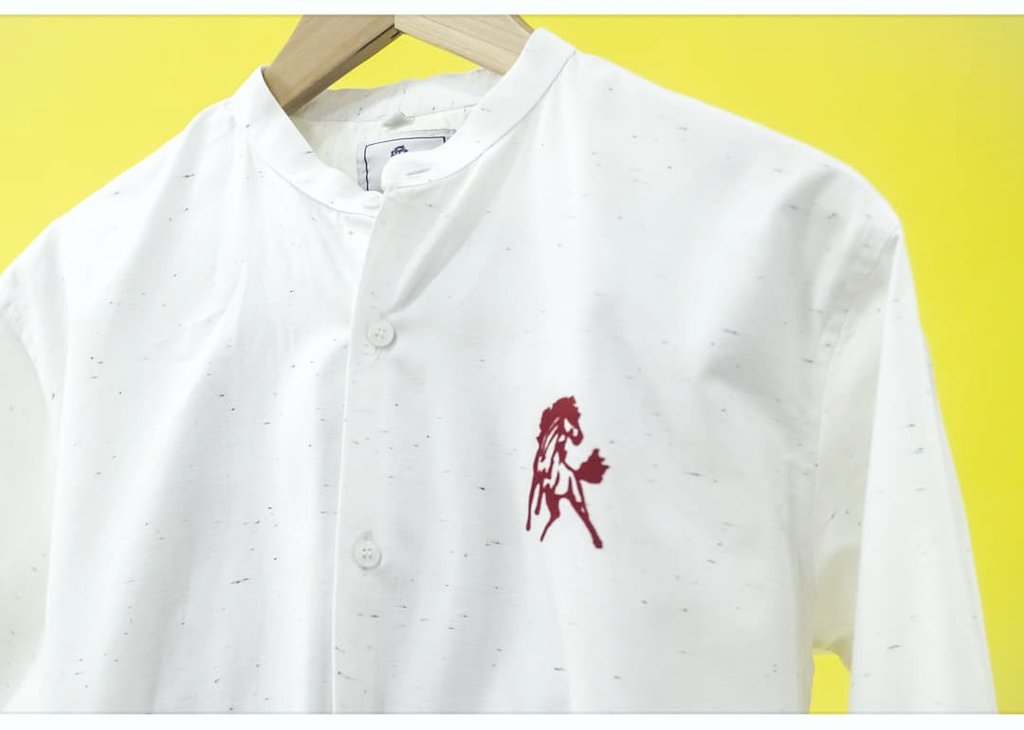 GESINDEOfficial's tweet photo. B A N D  C O L L A R shirts. On time for the summer time. #GESINDE #bandcollarshirts #summertime https://t.co/mIhj5YrxKh