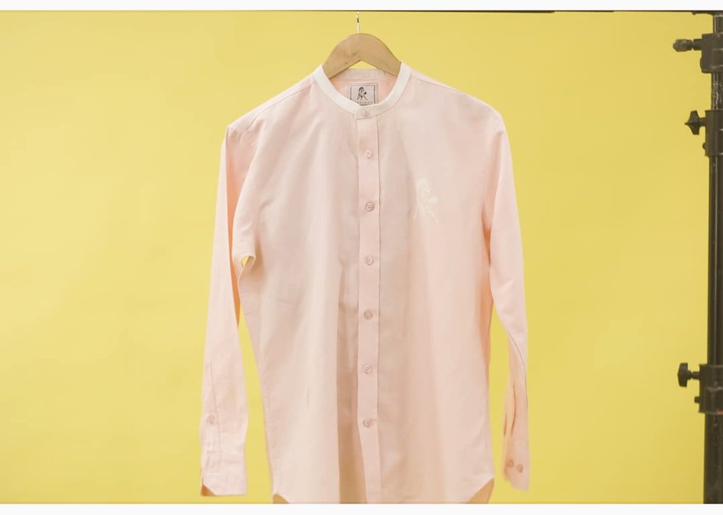 GESINDEOfficial's tweet photo. B A N D  C O L L A R shirts. On time for the summer time. #GESINDE #bandcollarshirts #summertime https://t.co/mIhj5YrxKh