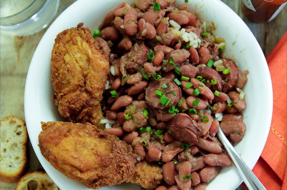 CamelliaBeans's tweet photo. What's on the side of your red beans?
#redbeansandrice #redbeansmonday #redbeanessentials #redbeansdoneright https://t.co/okA8xs3QcE